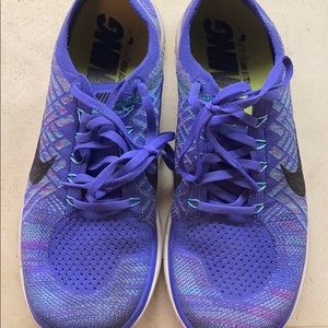 Nike fly knit 4.0 women’s runners, size 12